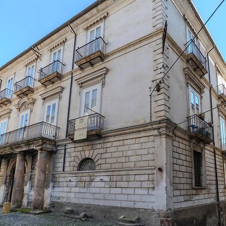 Dimora Storica Giostra Vecchia - Palazzo Grisolia 1809 Cosenza Luaran gambar