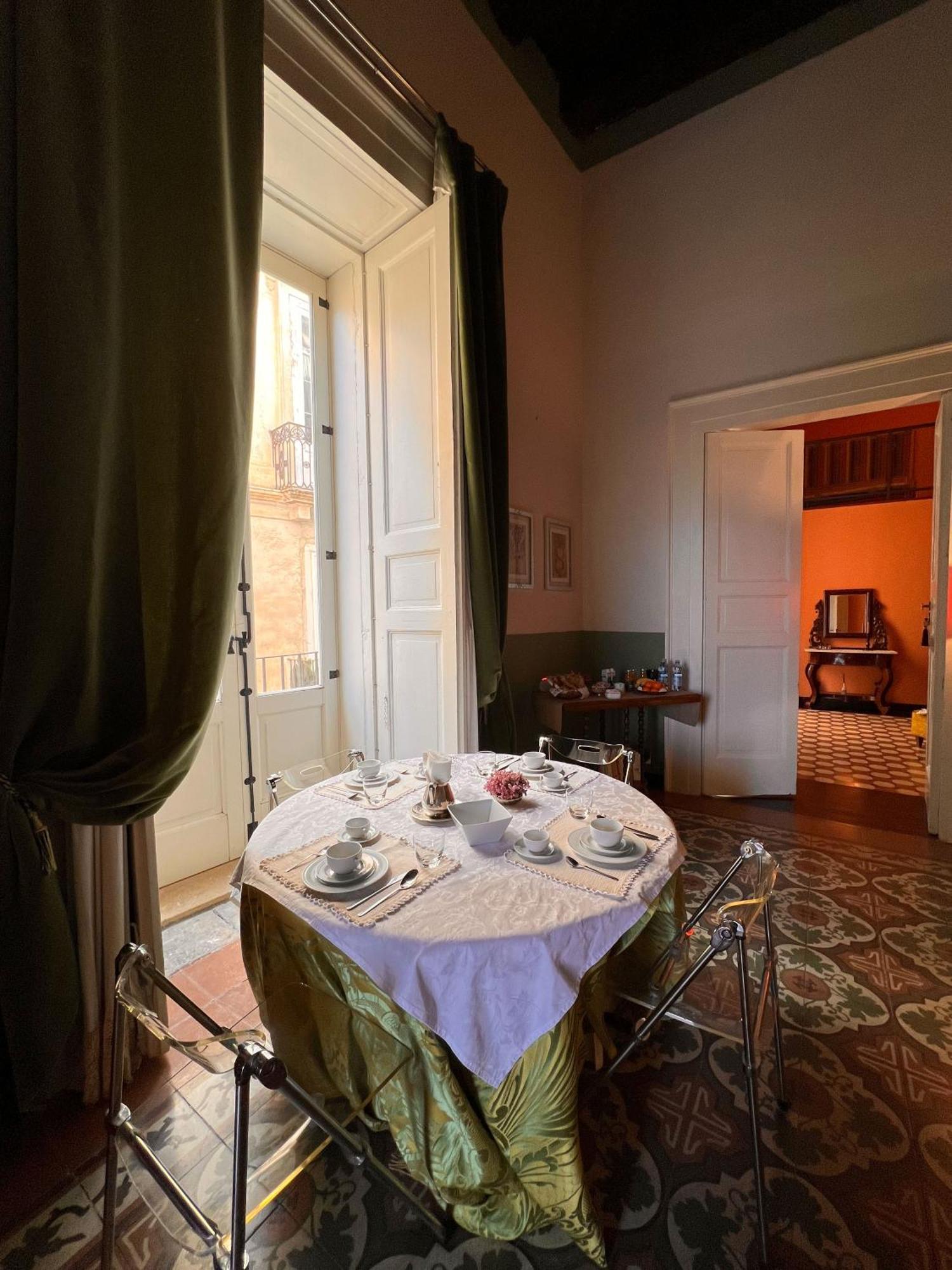 Dimora Storica Giostra Vecchia - Palazzo Grisolia 1809 Cosenza Luaran gambar